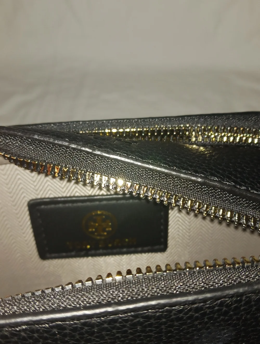 Tory Burch Black Leather Logo Camera Crossbody with Branded Strap - Picture 6 of 7